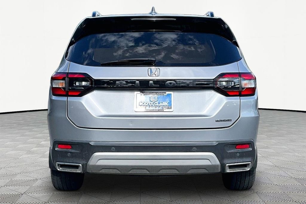 Certified 2025 Honda Pilot Touring image 6