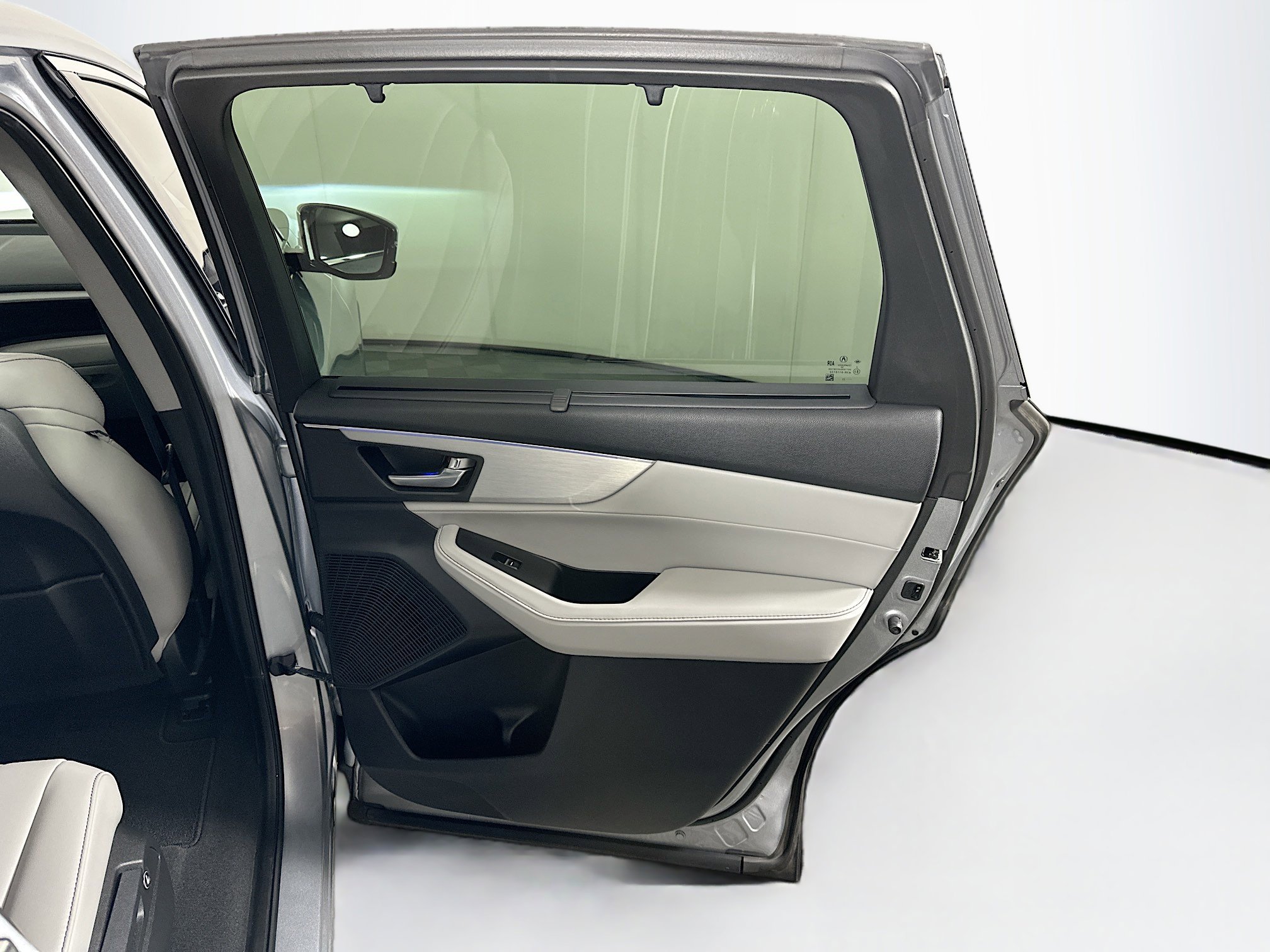 Used 2023 Acura MDX SH-AWD w/ Technology Package image 32