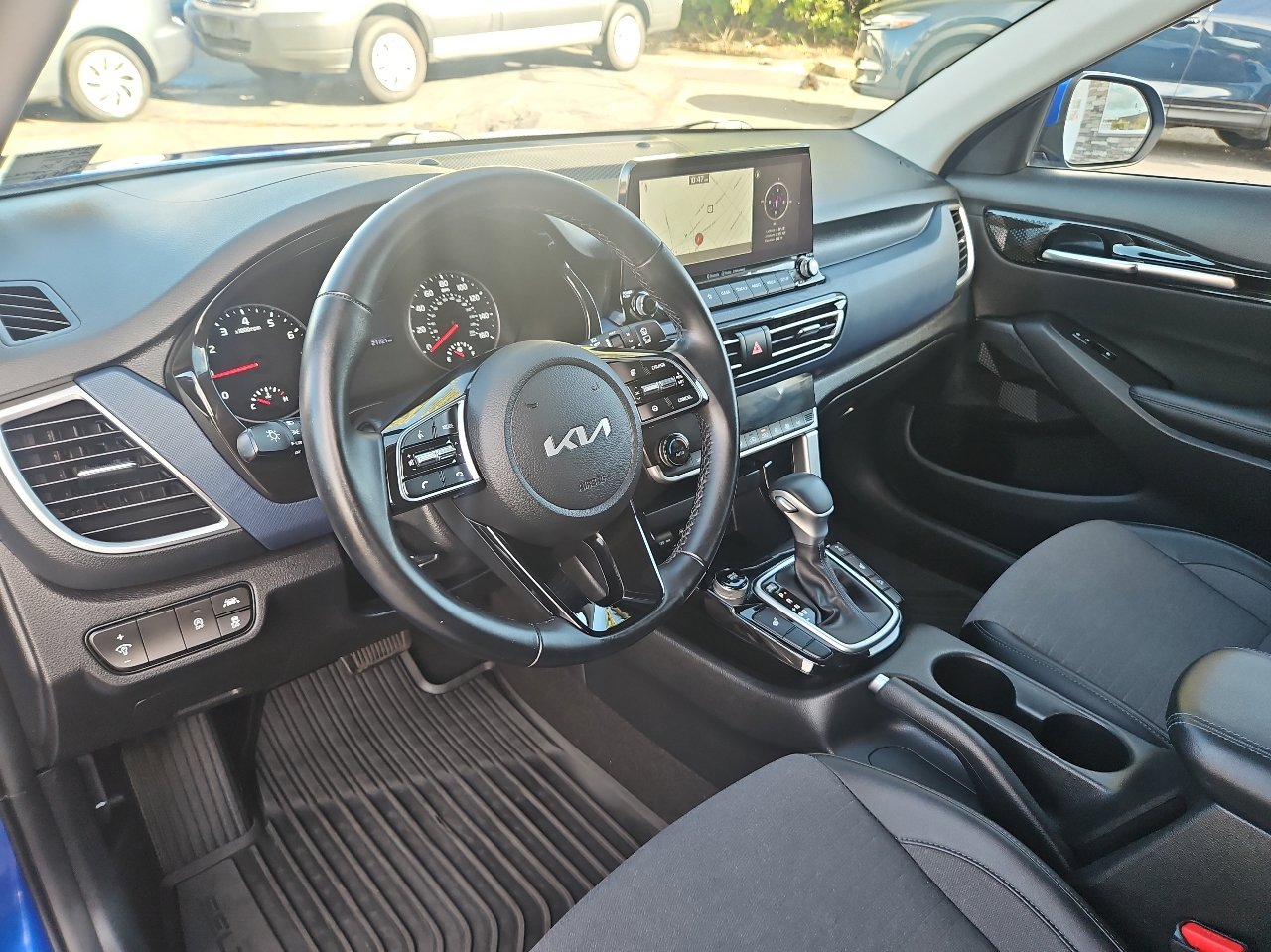 Used 2022 Kia Seltos Nightfall Edition image 13