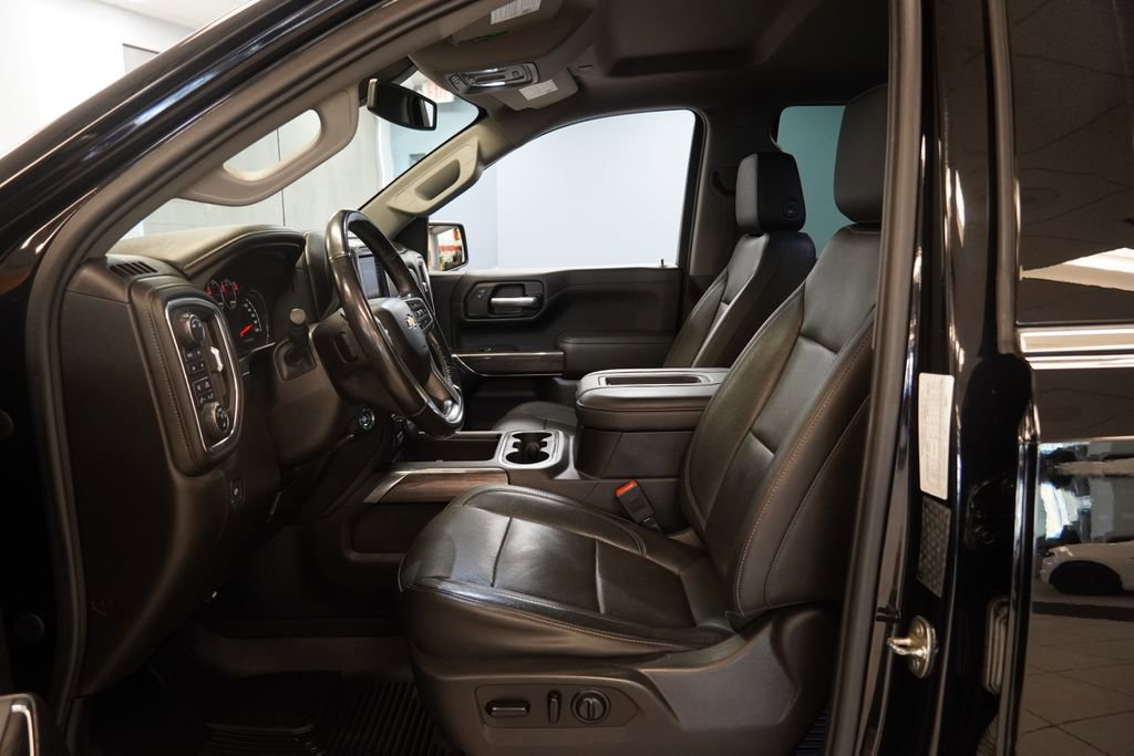 Used 2019 Chevrolet Silverado 1500 LTZ w/ LTZ Convenience Package AWD/4WD image 5