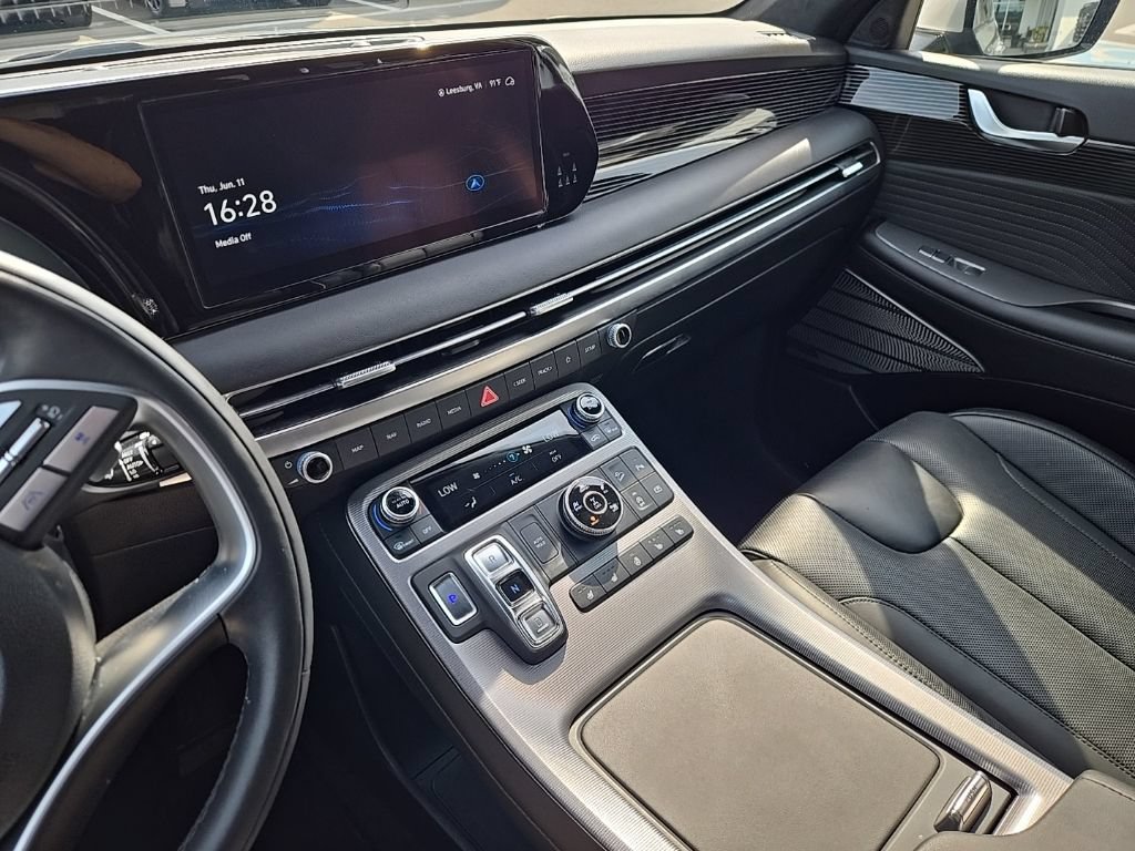 Used 2024 Hyundai Palisade Calligraphy AWD/4WD image 23