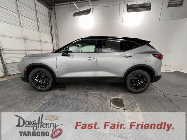 New 2025 Chevrolet Blazer LT w/ Midnight/Sport Edition image 6