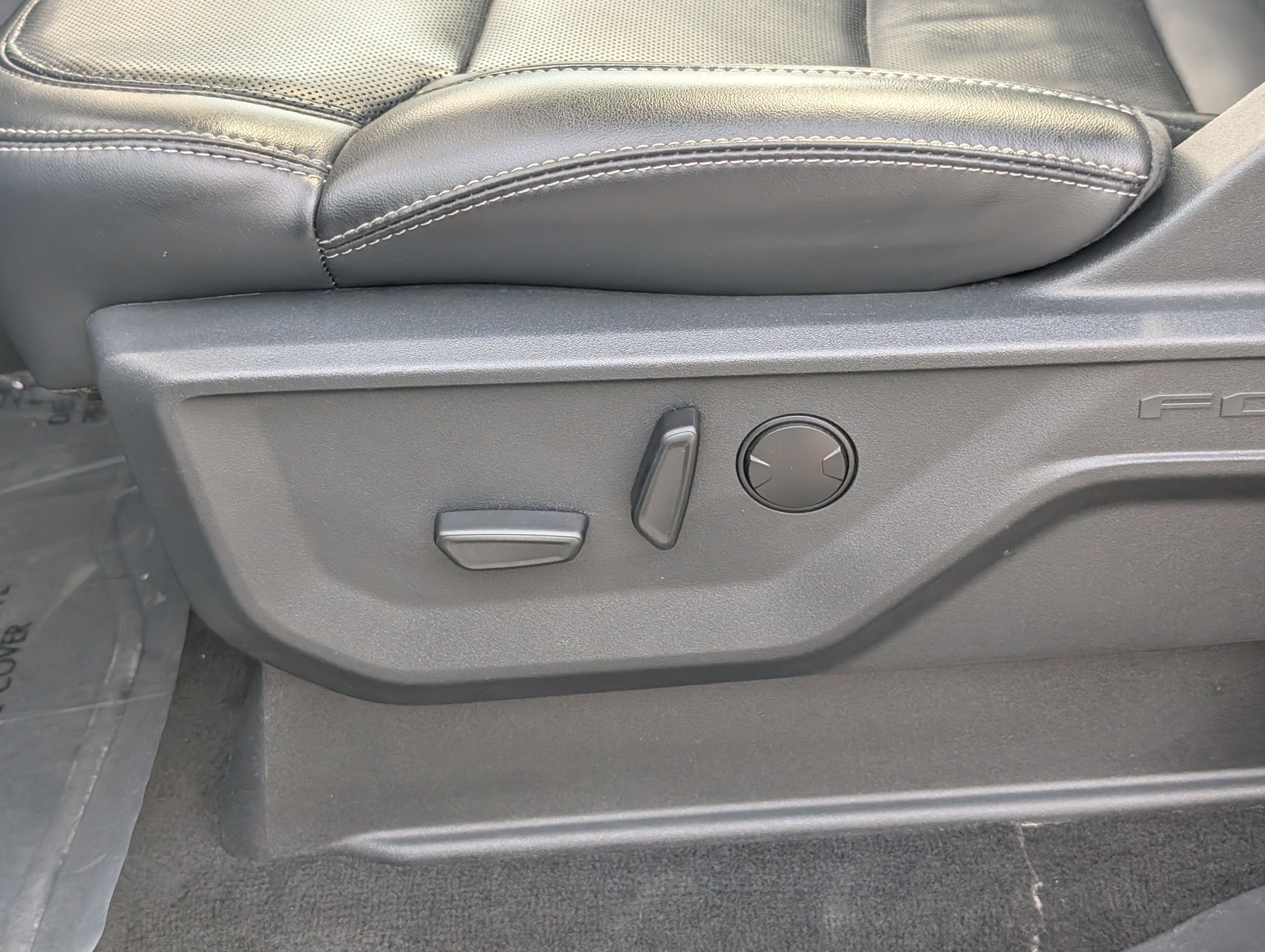 Used 2025 Ford Expedition Platinum AWD/4WD image 12