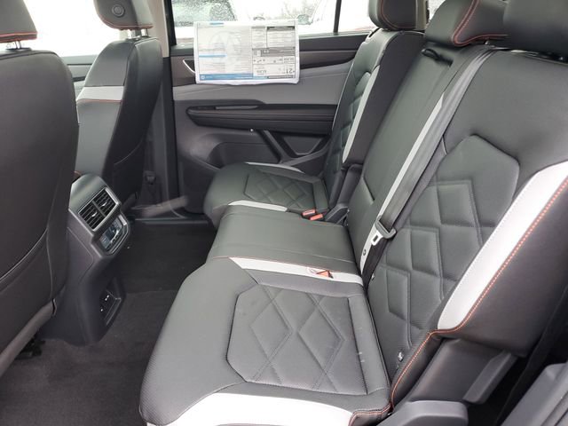 New 2026 Volkswagen Atlas Peak Edition image 14