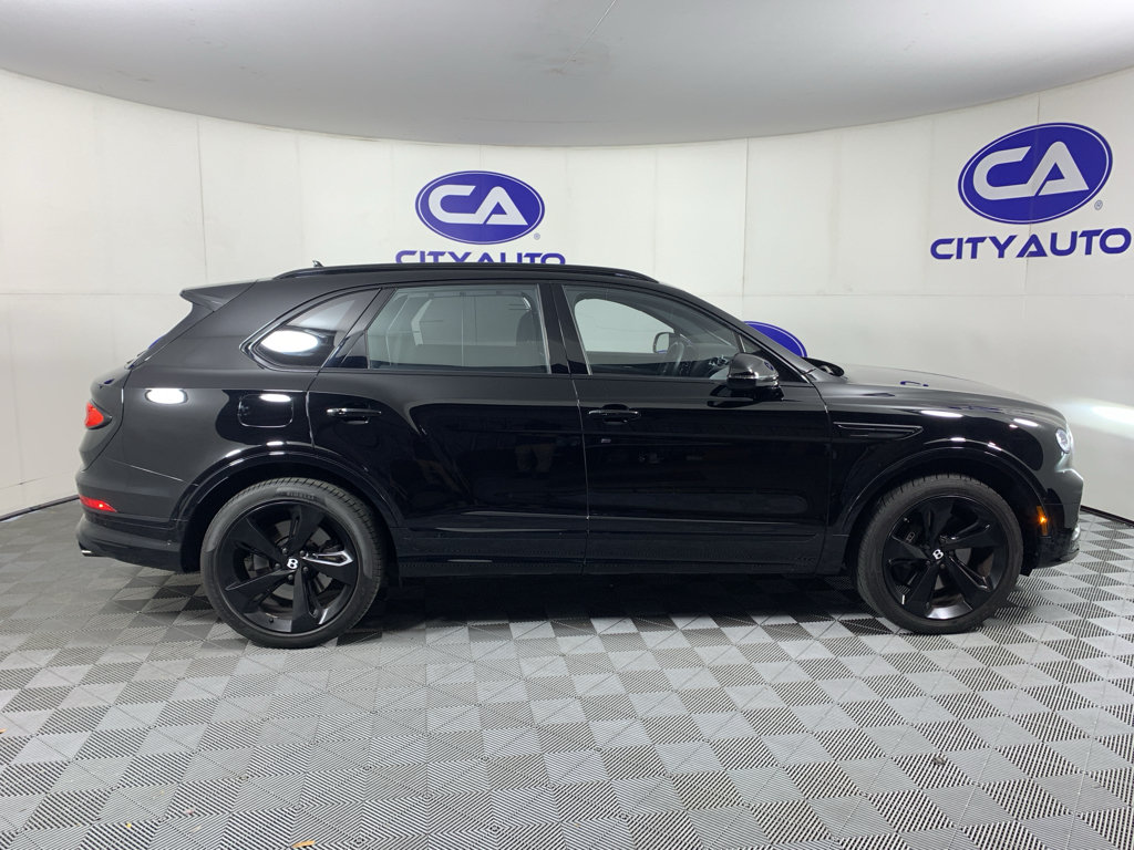 Used 2023 Bentley Bentayga AWD/4WD image 2