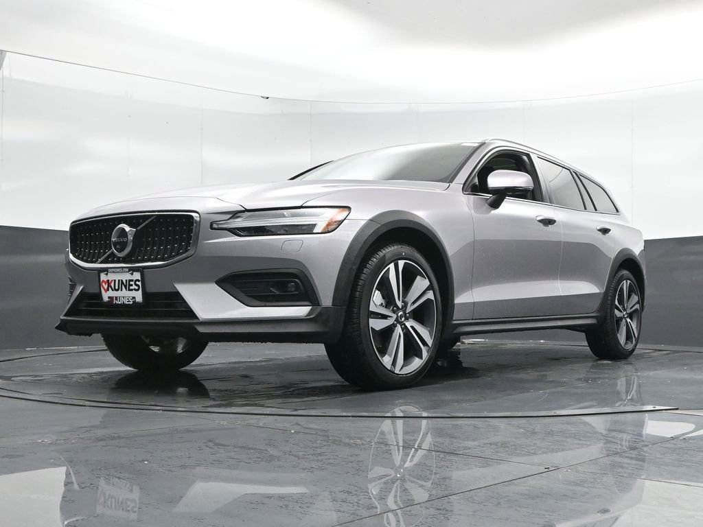 New 2026 Volvo V60 B5 Cross Country Plus w/ Climate Package image 42