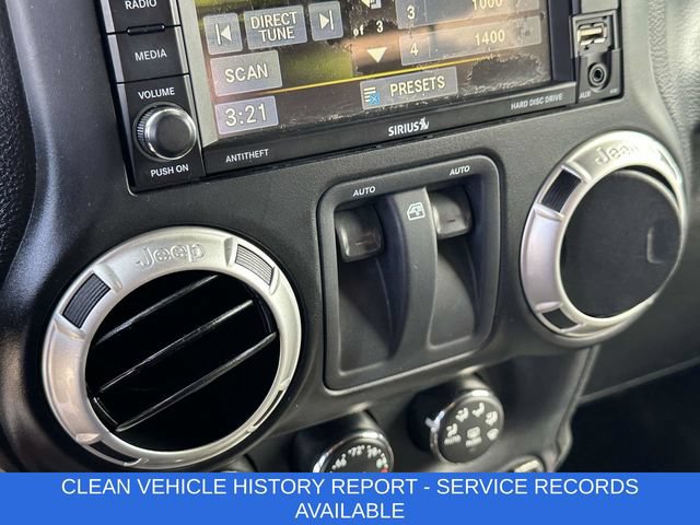 Used 2017 Jeep Wrangler Sahara w/ Connectivity Group AWD/4WD image 4