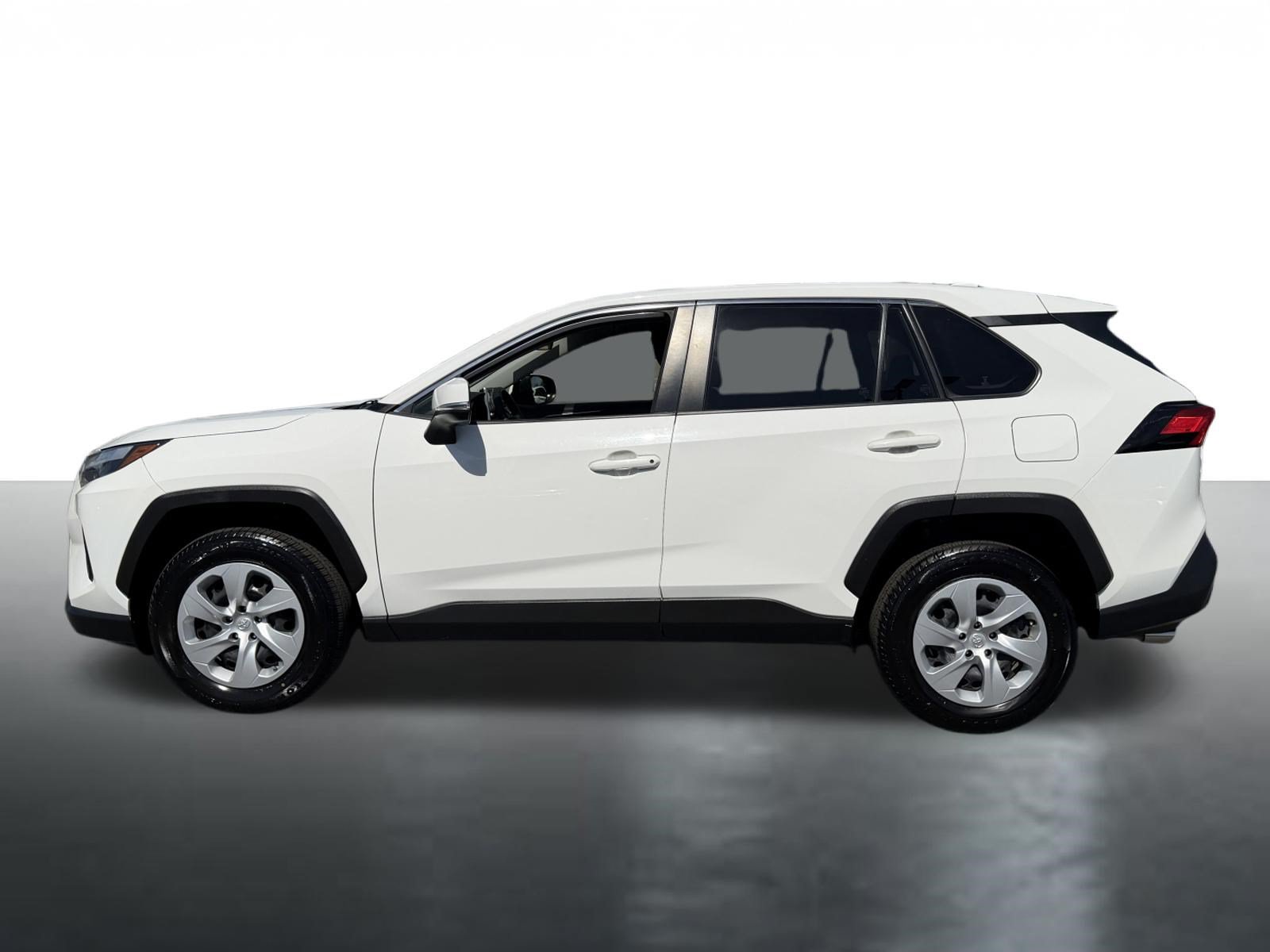 Used 2023 Toyota RAV4 LE FWD image 5