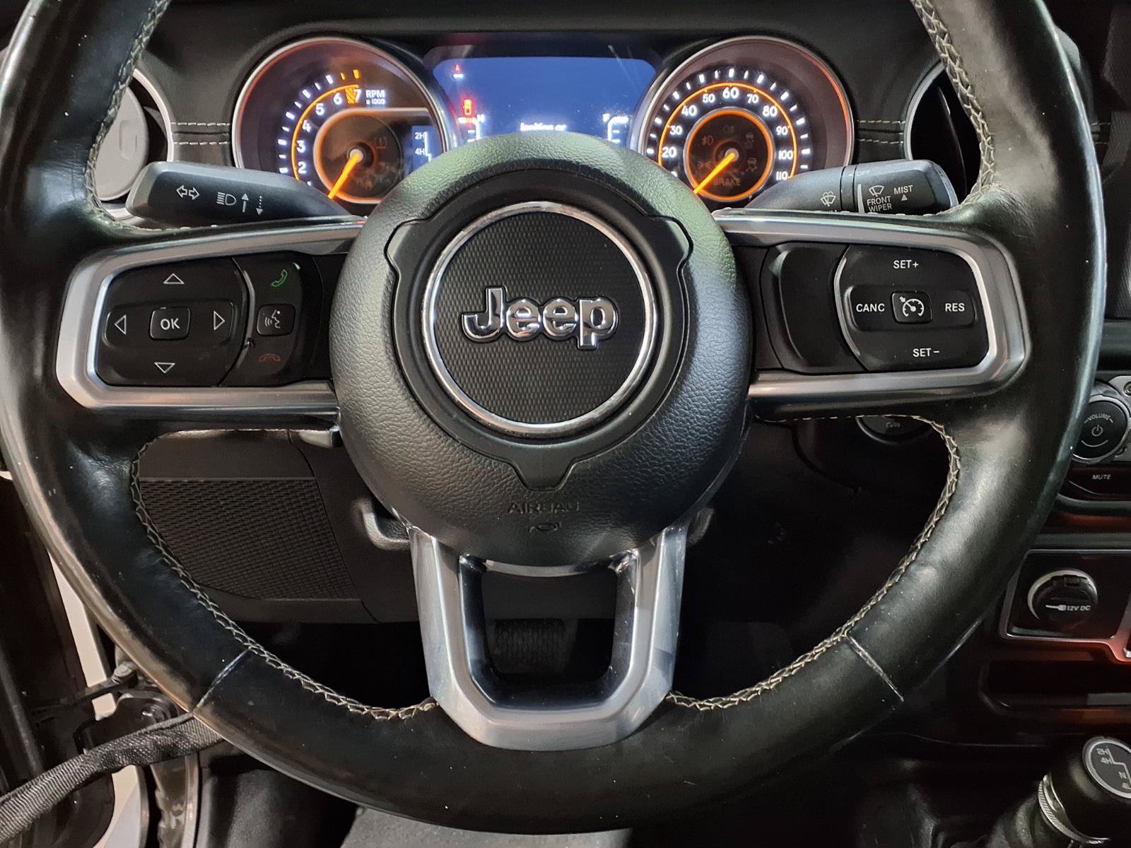 Certified 2020 Jeep Gladiator Overland AWD/4WD image 10