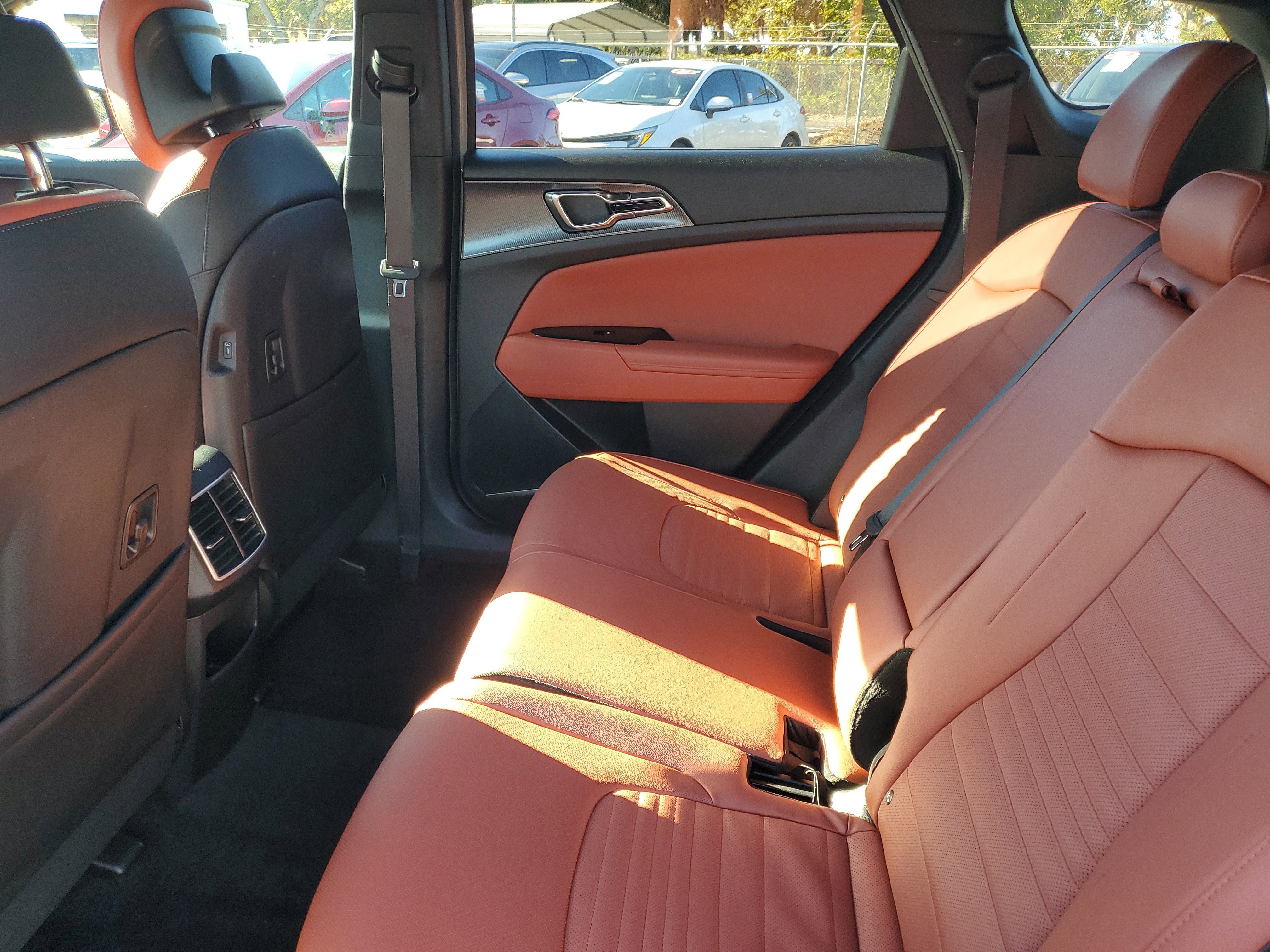 Used 2024 Kia Sportage SX image 11