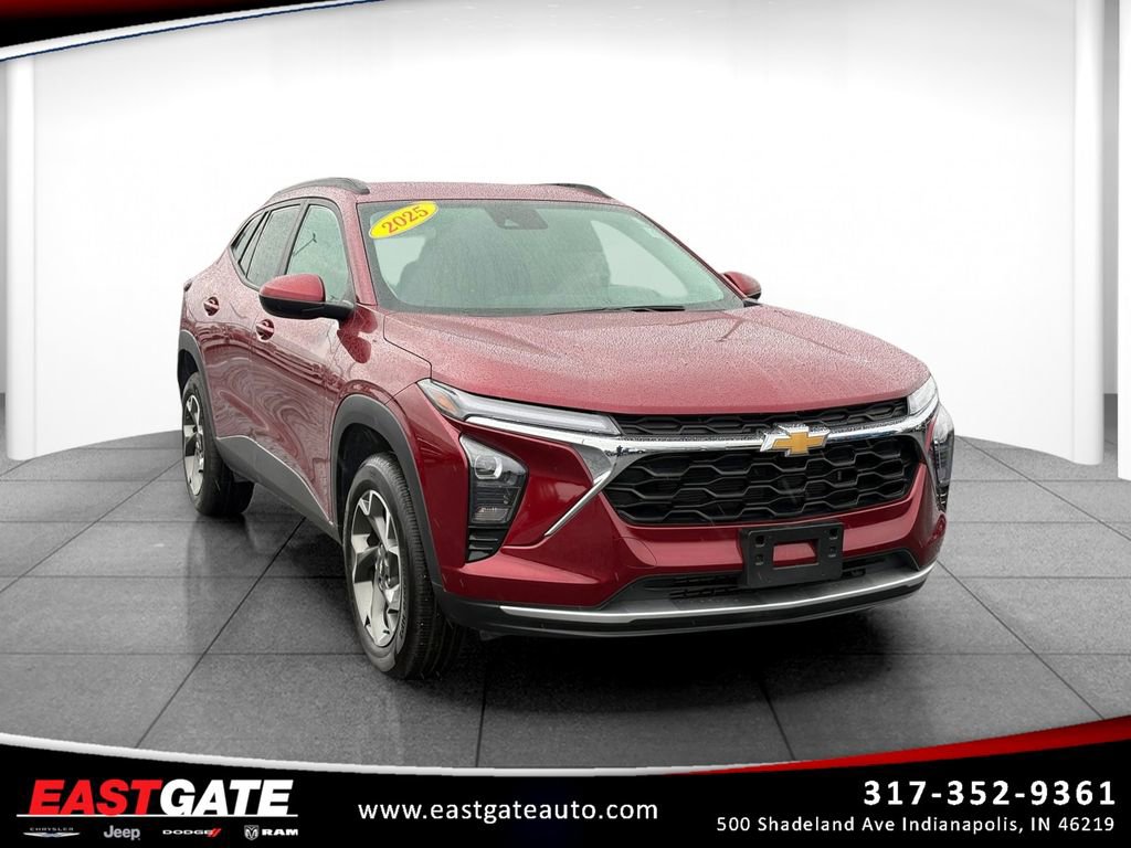 Used 2025 Chevrolet Trax LT w/ Driver Confidence Package