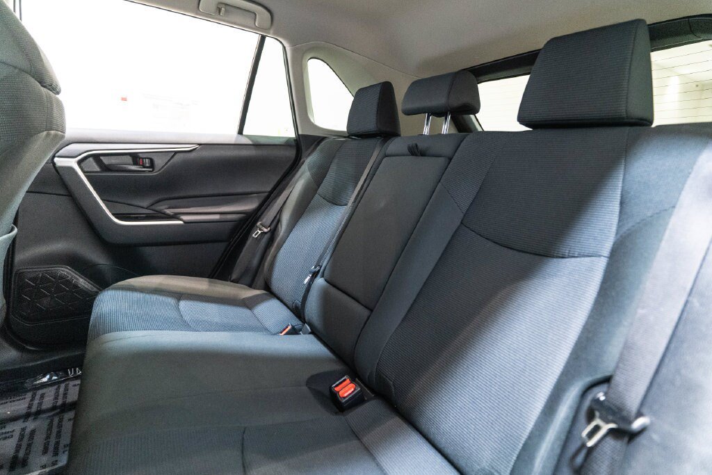 Used 2025 Toyota RAV4 LE AWD/4WD image 29