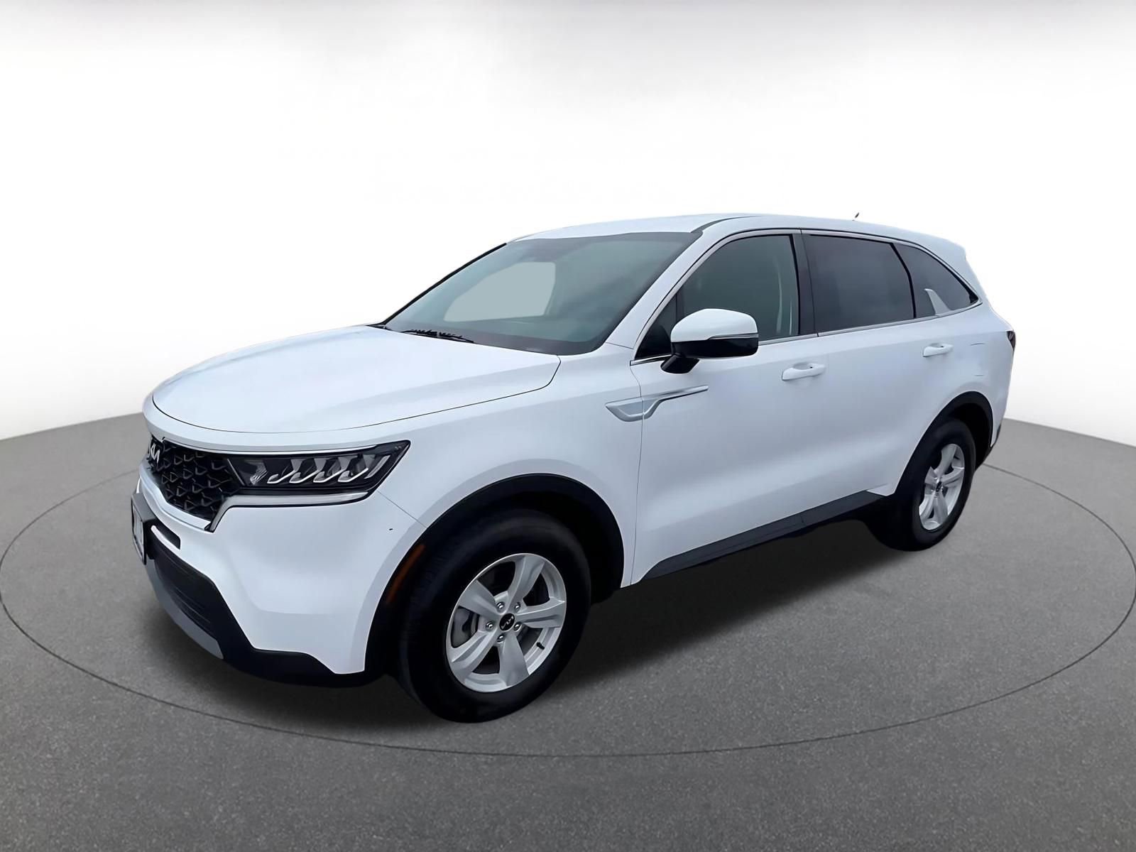 Used 2023 Kia Sorento LX image 8