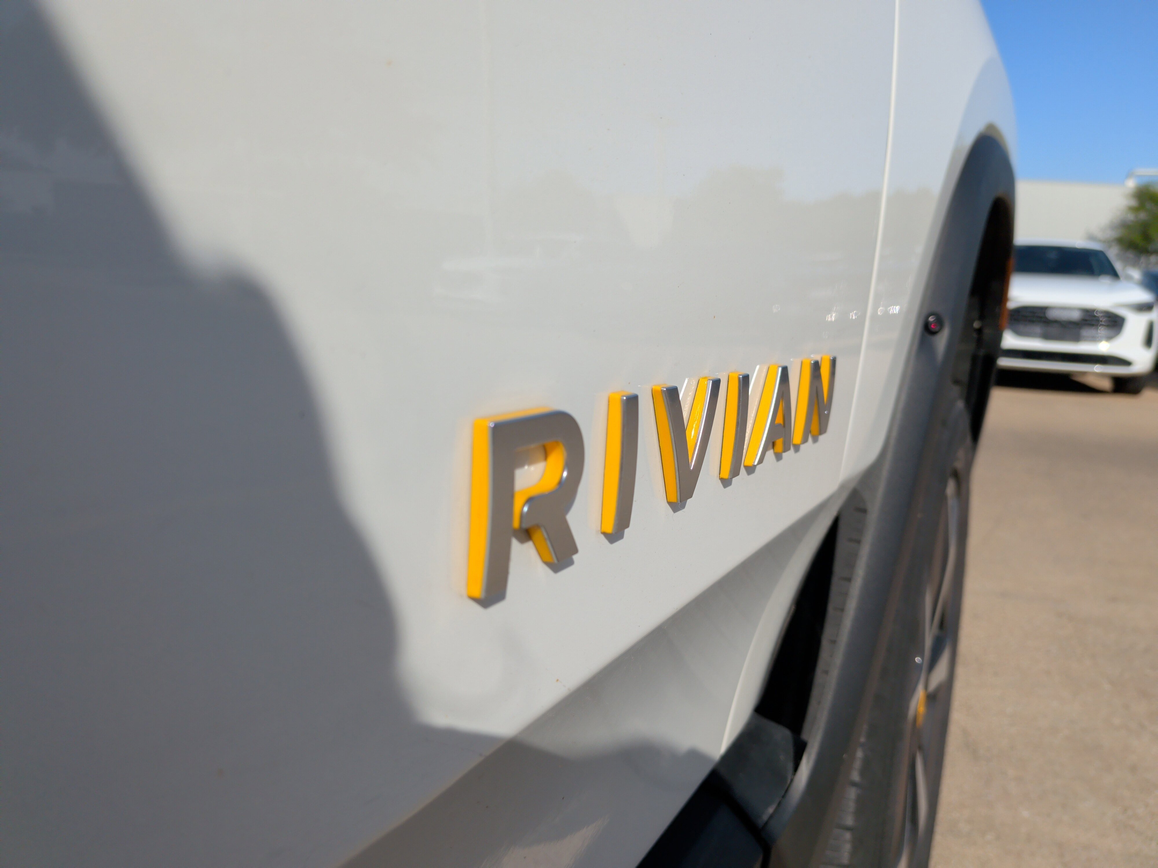Used 2022 Rivian R1T Adventure AWD/4WD image 38