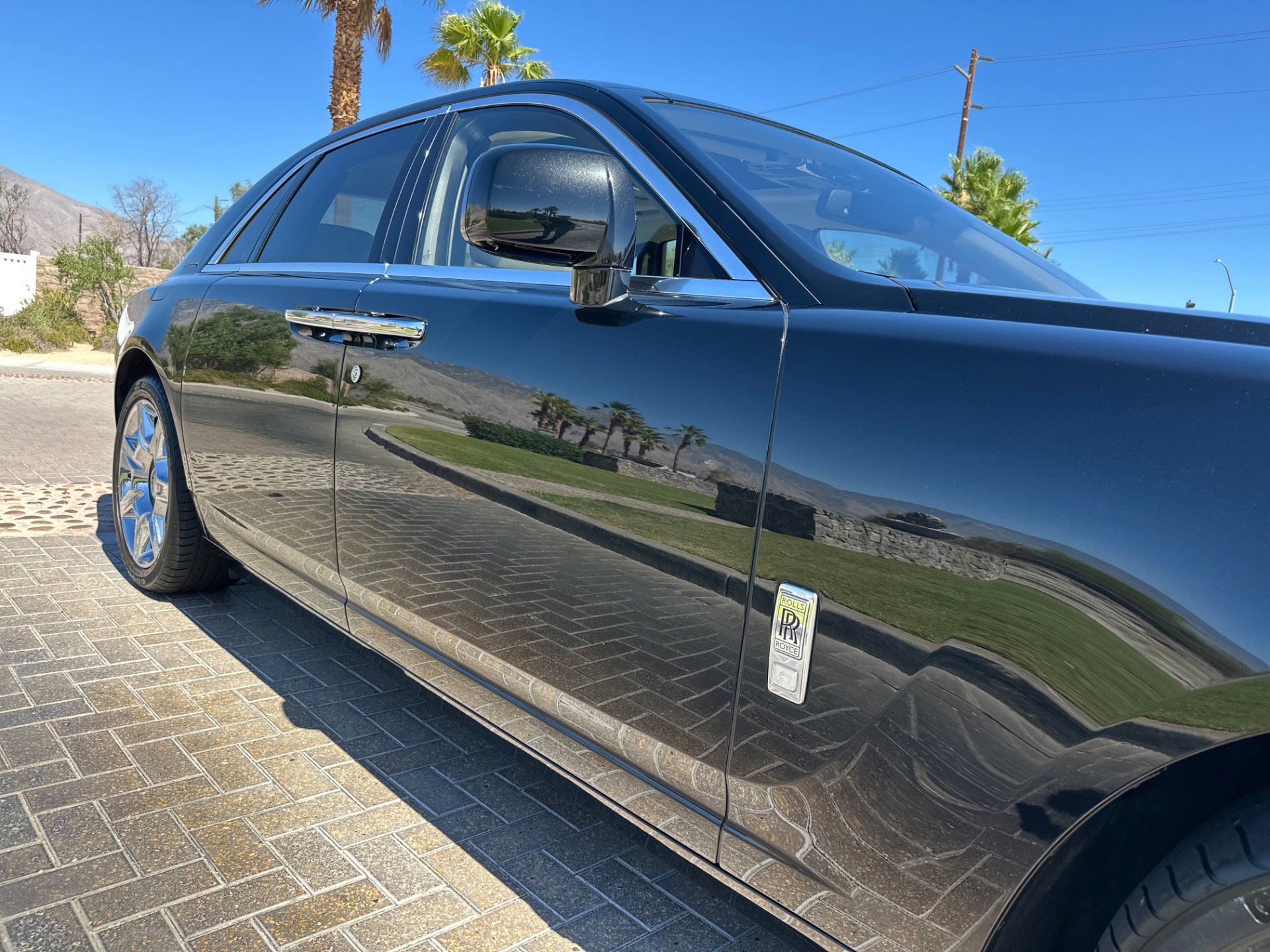 Used 2011 Rolls-Royce Ghost image 14