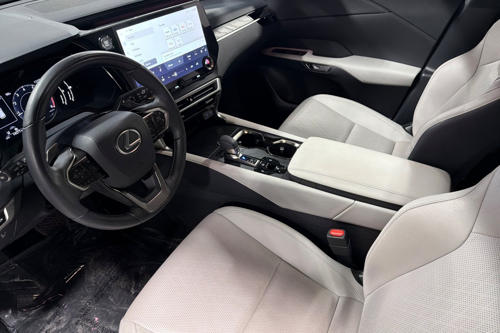 Used 2023 Lexus RX 350 Premium Plus w/ Cold Area Package FWD image 9
