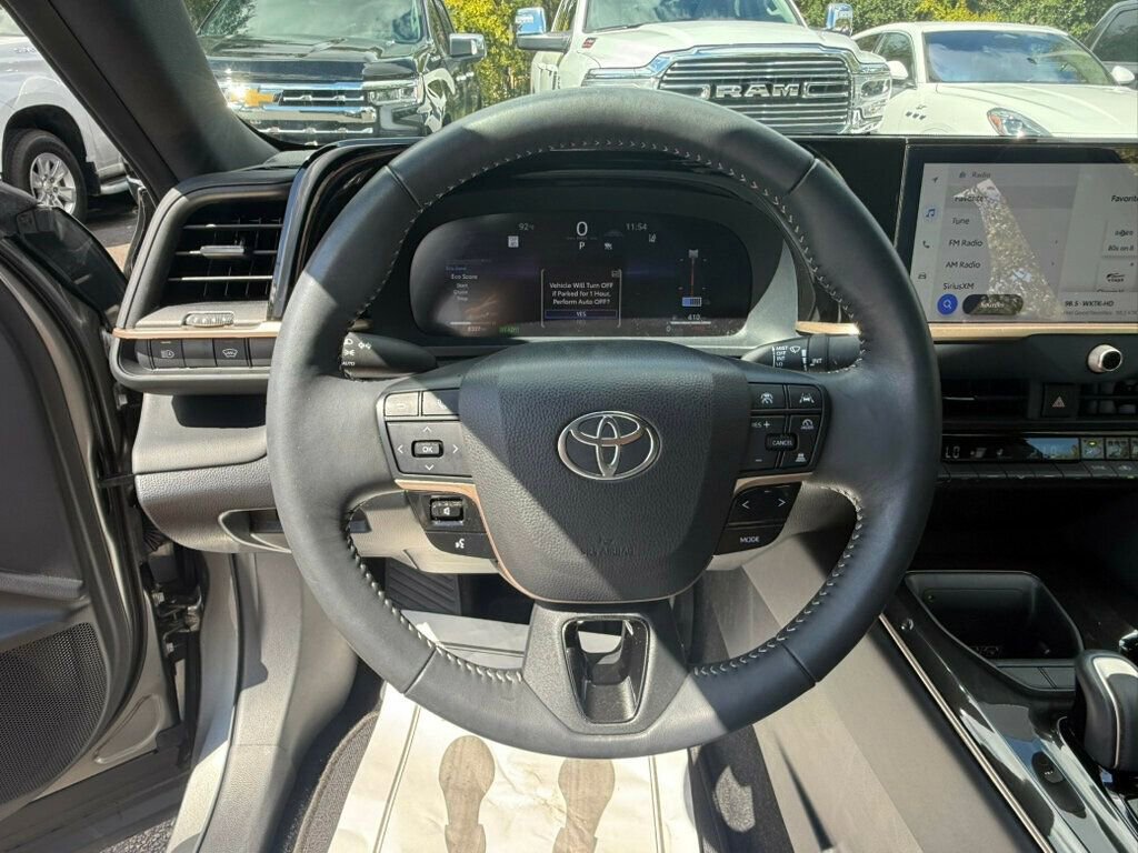 Used 2025 Toyota Crown image 5