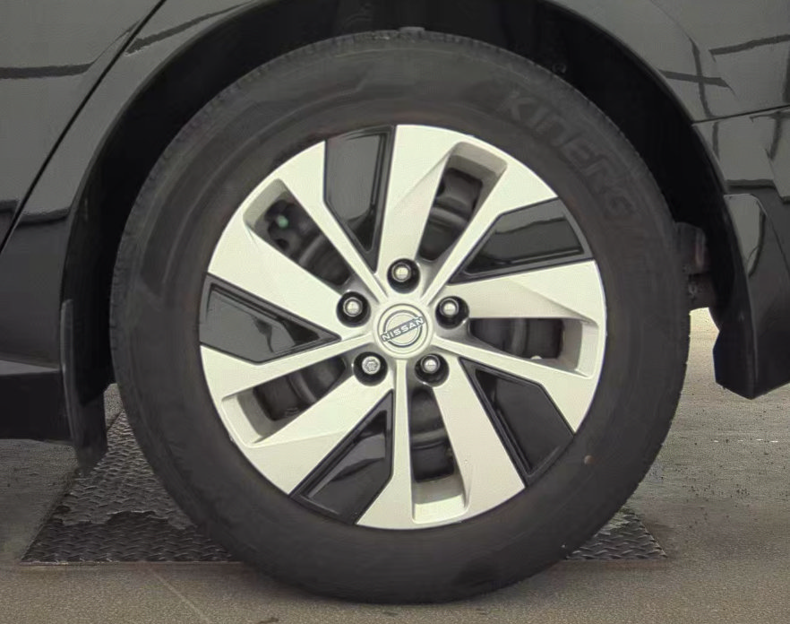 Used 2023 Nissan Altima 2.5 S FWD image 13