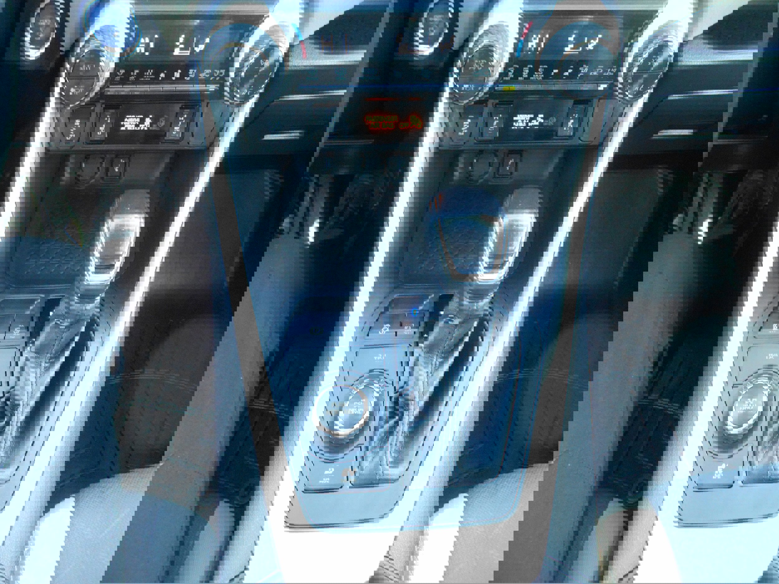 Used 2021 Toyota RAV4 XLE w/ Convenience Package image 12