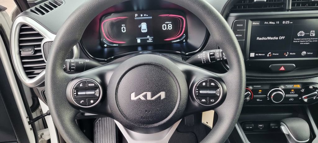 Used 2025 Kia Soul LX w/ LX Technology Package FWD image 15