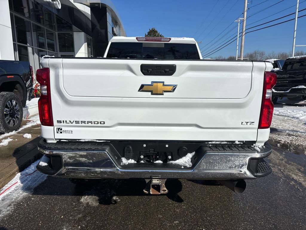 Used 2022 Chevrolet Silverado 2500 LTZ w/ LTZ Convenience Package image 4