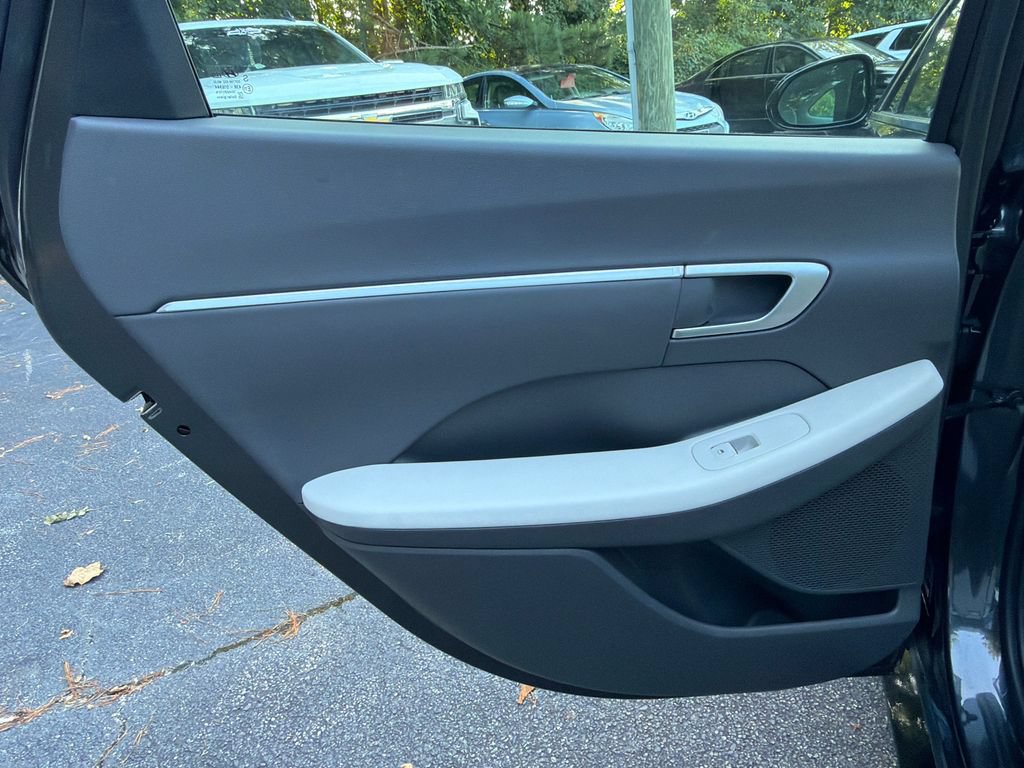 Used 2025 Hyundai Sonata SEL FWD image 21