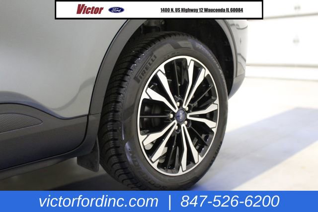 Used 2022 Ford Escape SE w/ SE Sport Appearance Package image 5