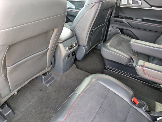 Used 2025 Ford Explorer ST image 16