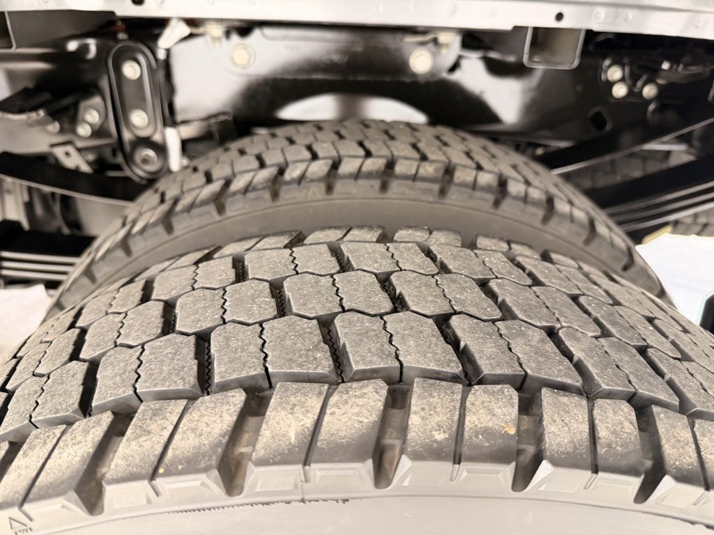 Used 2025 Ford F450 Platinum w/ FX4 Off-Road Package image 16