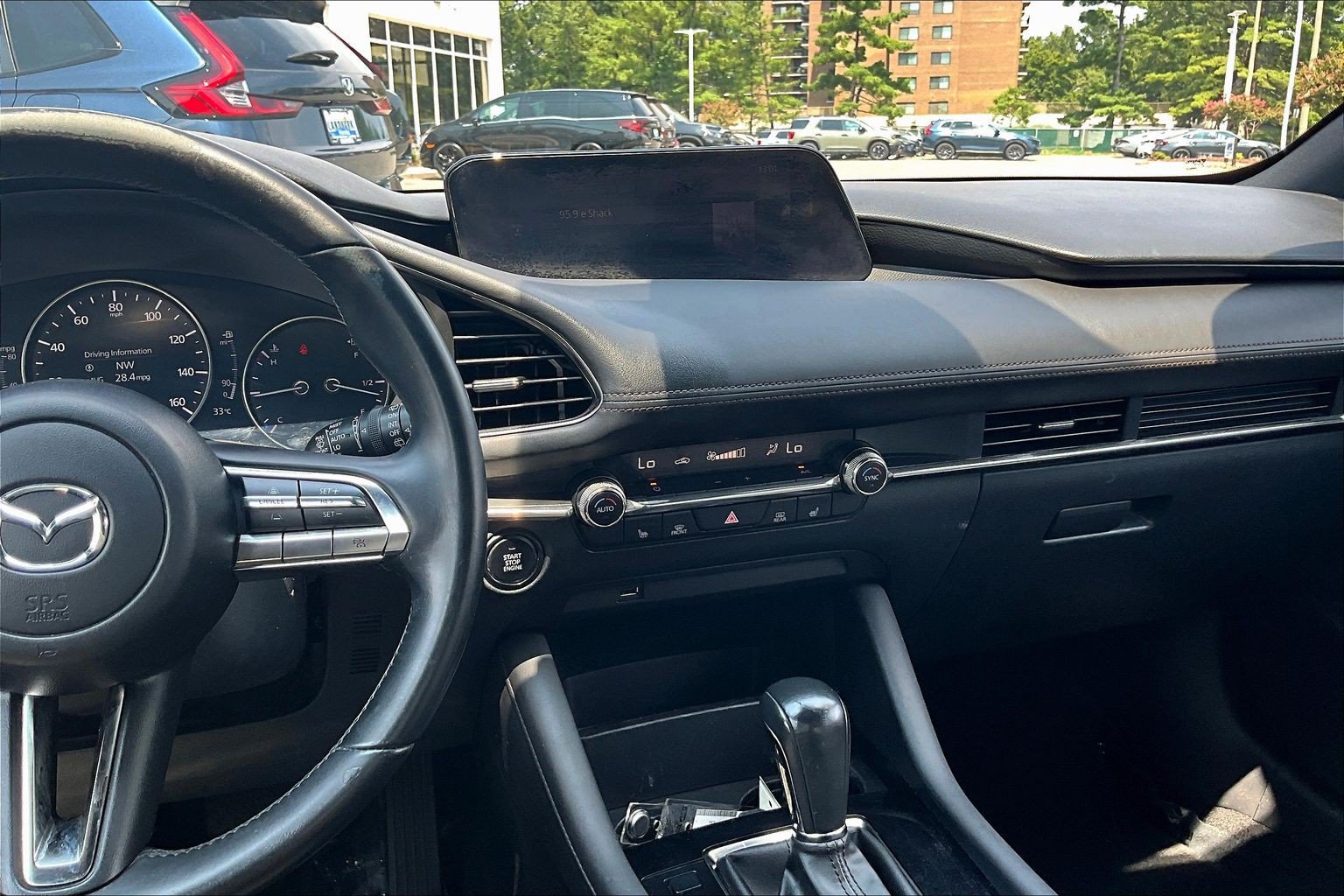 Used 2019 MAZDA MAZDA3 Hatchback w/ Preferred Package FWD image 5