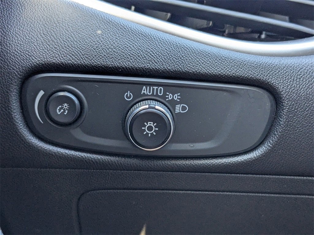 Used 2024 Chevrolet Malibu LT image 27