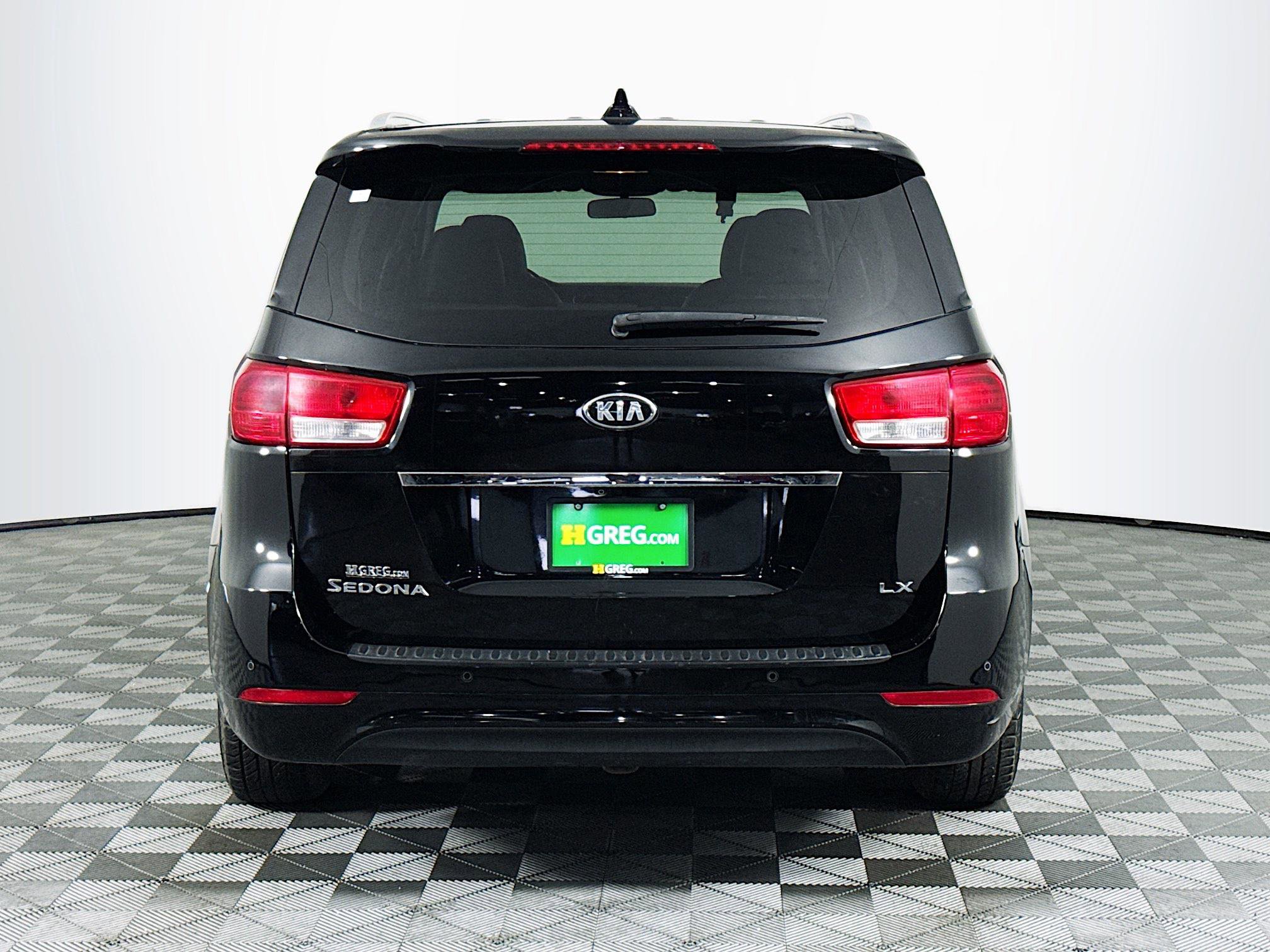 Used 2018 Kia Sedona LX w/ LX Essentials Premium Package FWD image 8