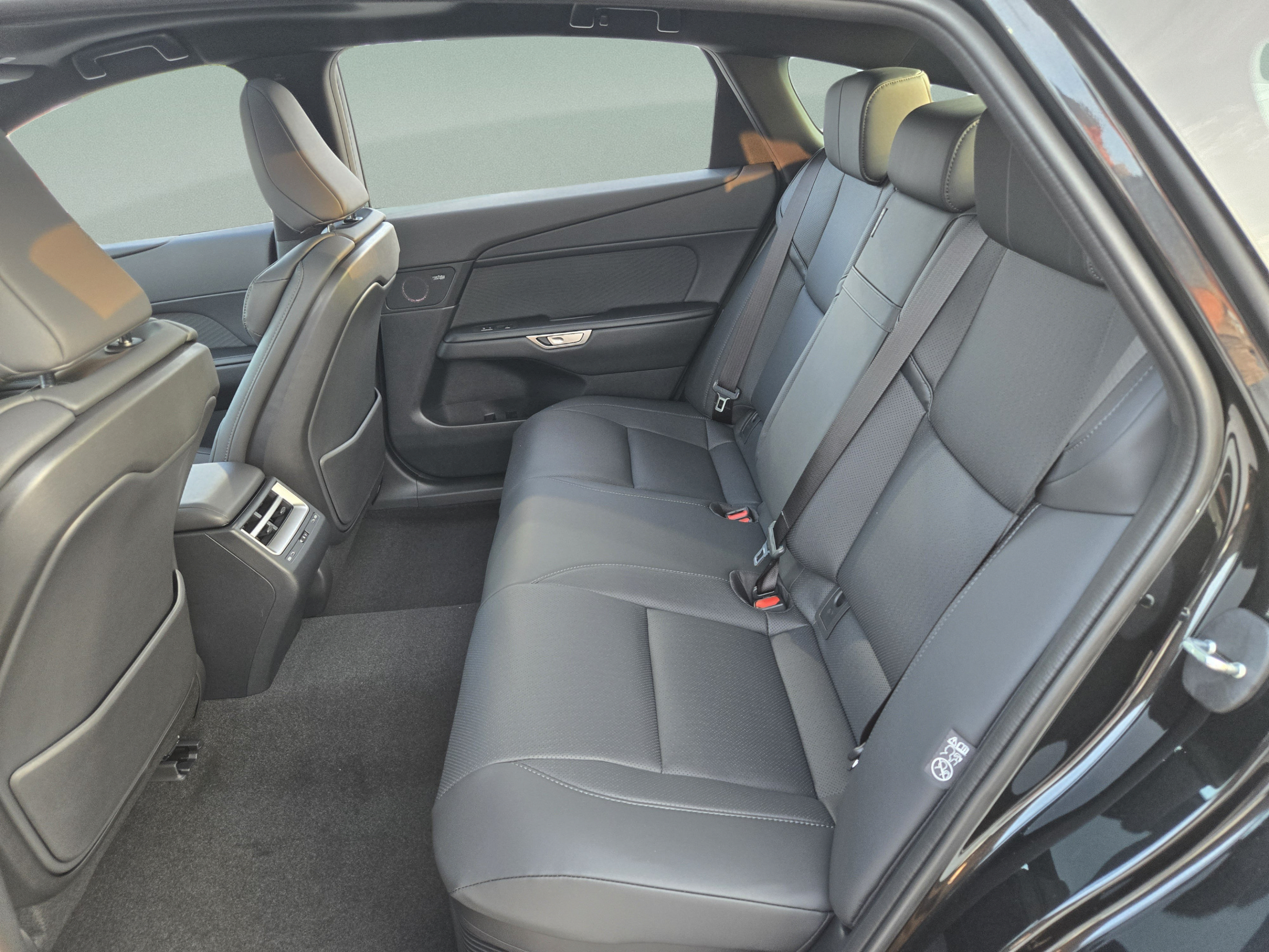 New 2026 Lexus ES 350h AWD w/ Accessory Package (Z2) image 19