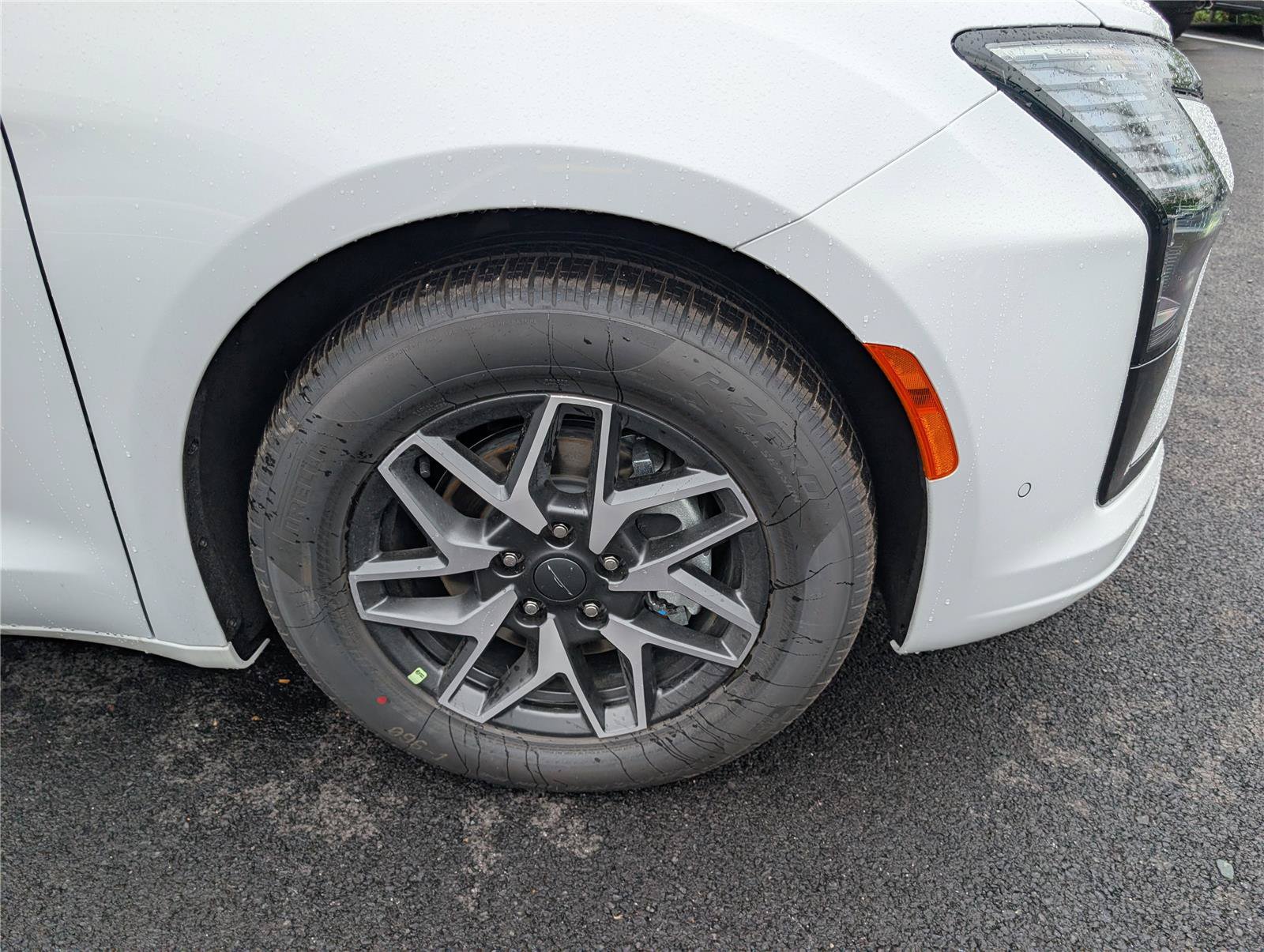 New 2027 Chrysler Pacifica Limited FWD image 5