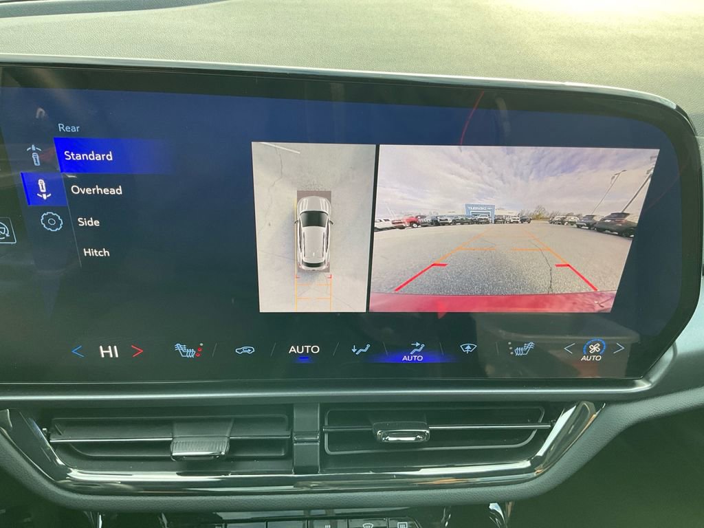 Used 2025 Chevrolet Equinox EV RS w/ LPO, Trailering Package image 20