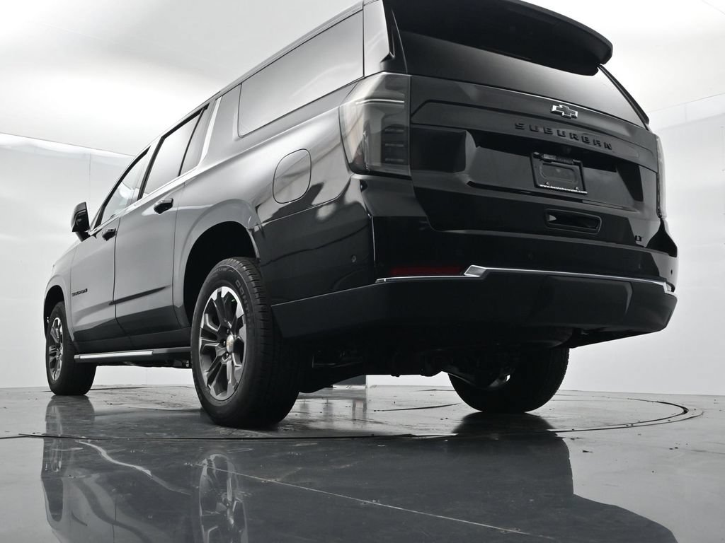 New 2026 Chevrolet Suburban LT w/ Comfort Package RWD image 31