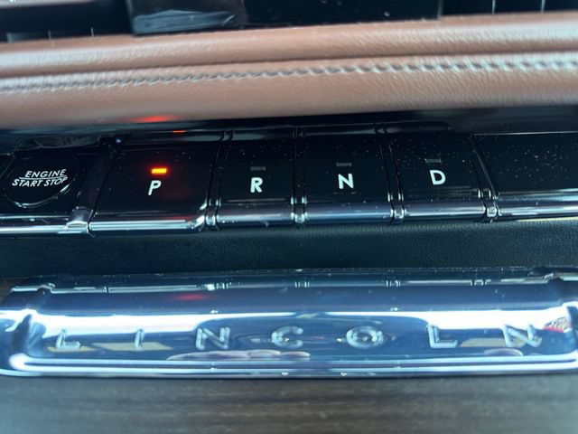 Used 2025 Lincoln Aviator Reserve w/ Equipment Group 201A AWD/4WD image 14
