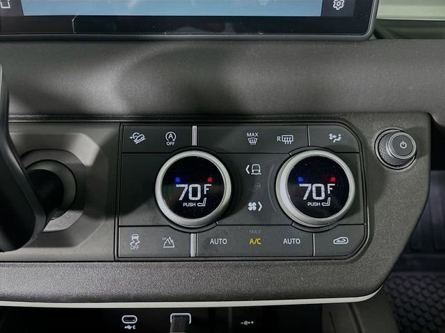 Used 2024 Land Rover Defender 110 S image 18