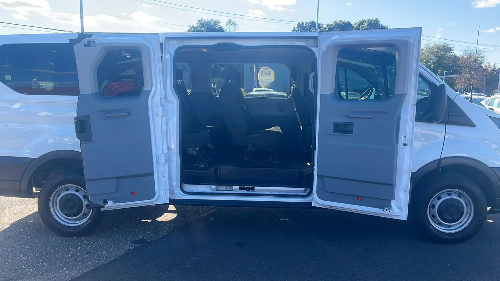 Used 2017 Ford Transit 350 XL image 9