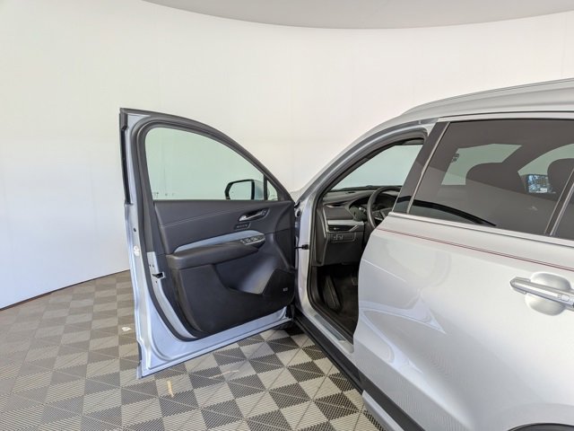 Certified 2022 Cadillac XT4 Premium Luxury w/ Enhanced Visibility Package image 15