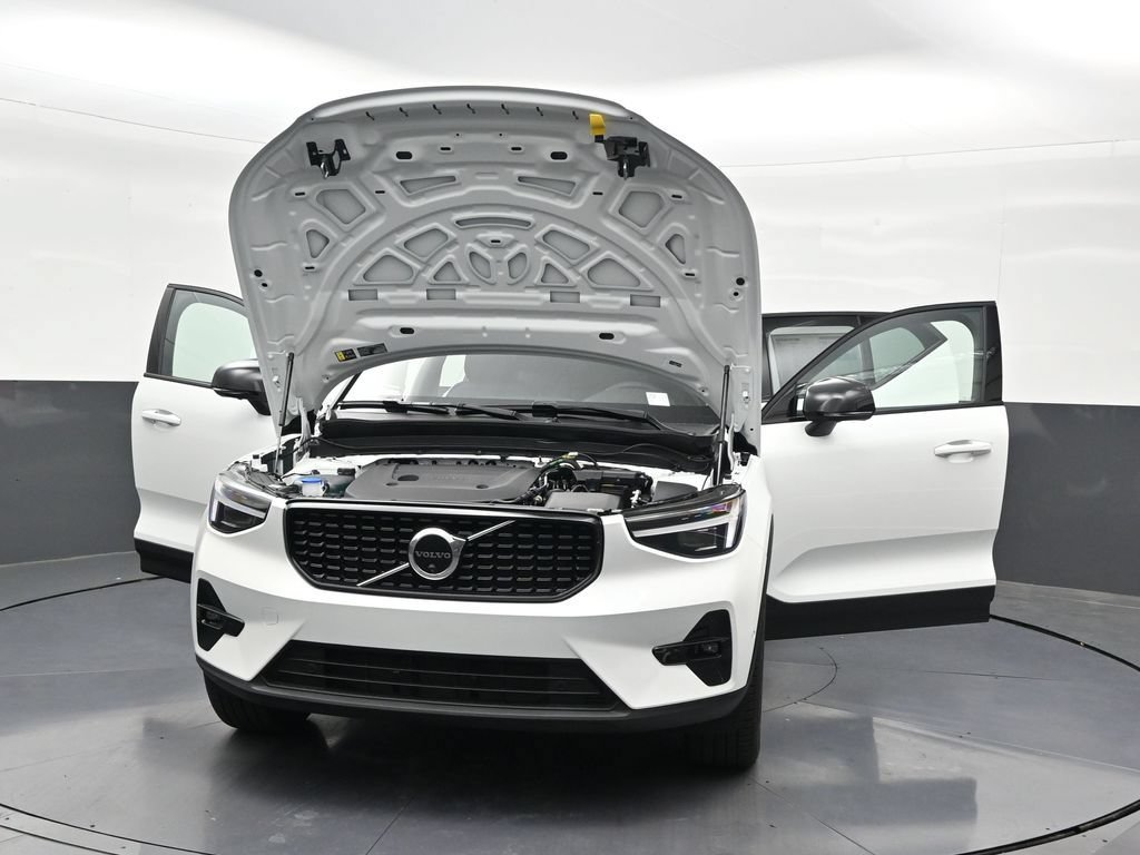 New 2026 Volvo XC40 B5 Plus w/ Climate Package AWD/4WD image 30