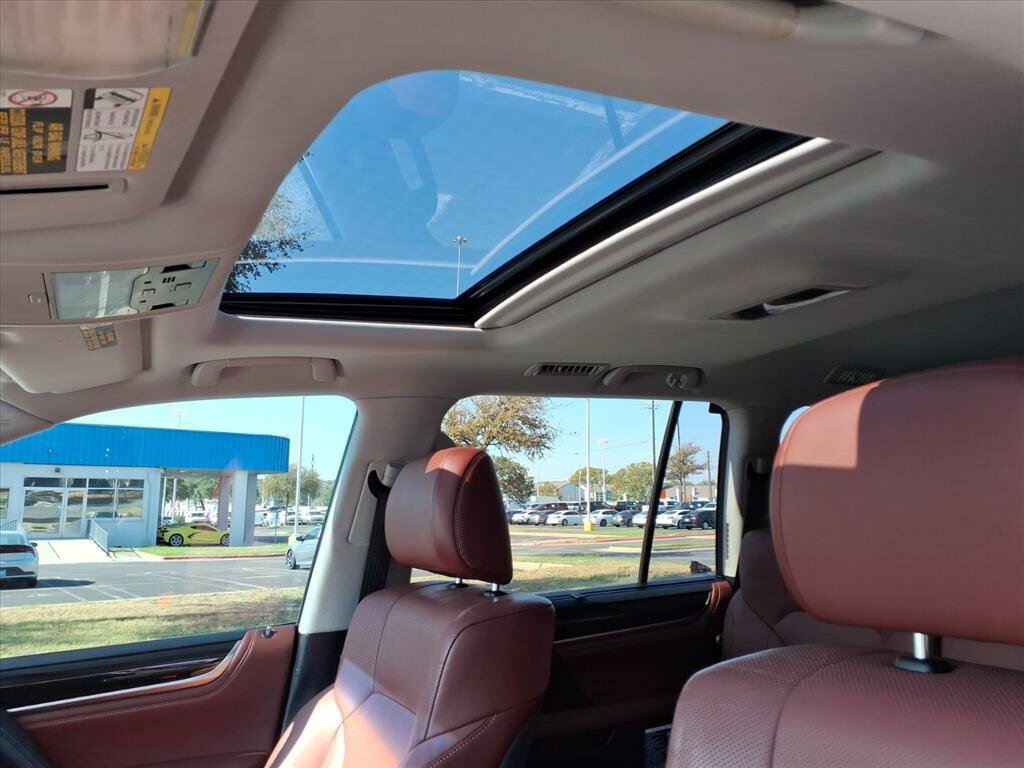 Used 2016 Lexus LX 570 4WD w/ Luxury Package image 21
