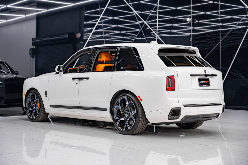Used 2025 Rolls-Royce Cullinan Black Badge AWD/4WD image 32