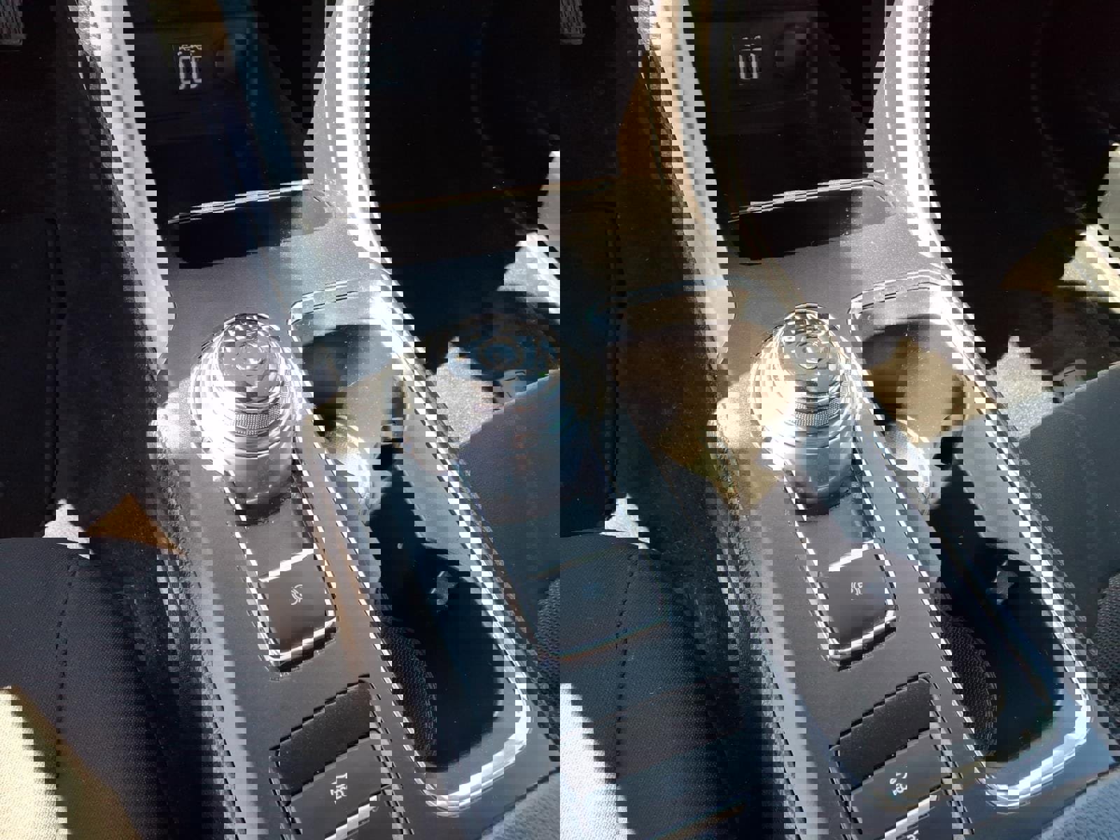 Used 2020 Ford Fusion SE image 10