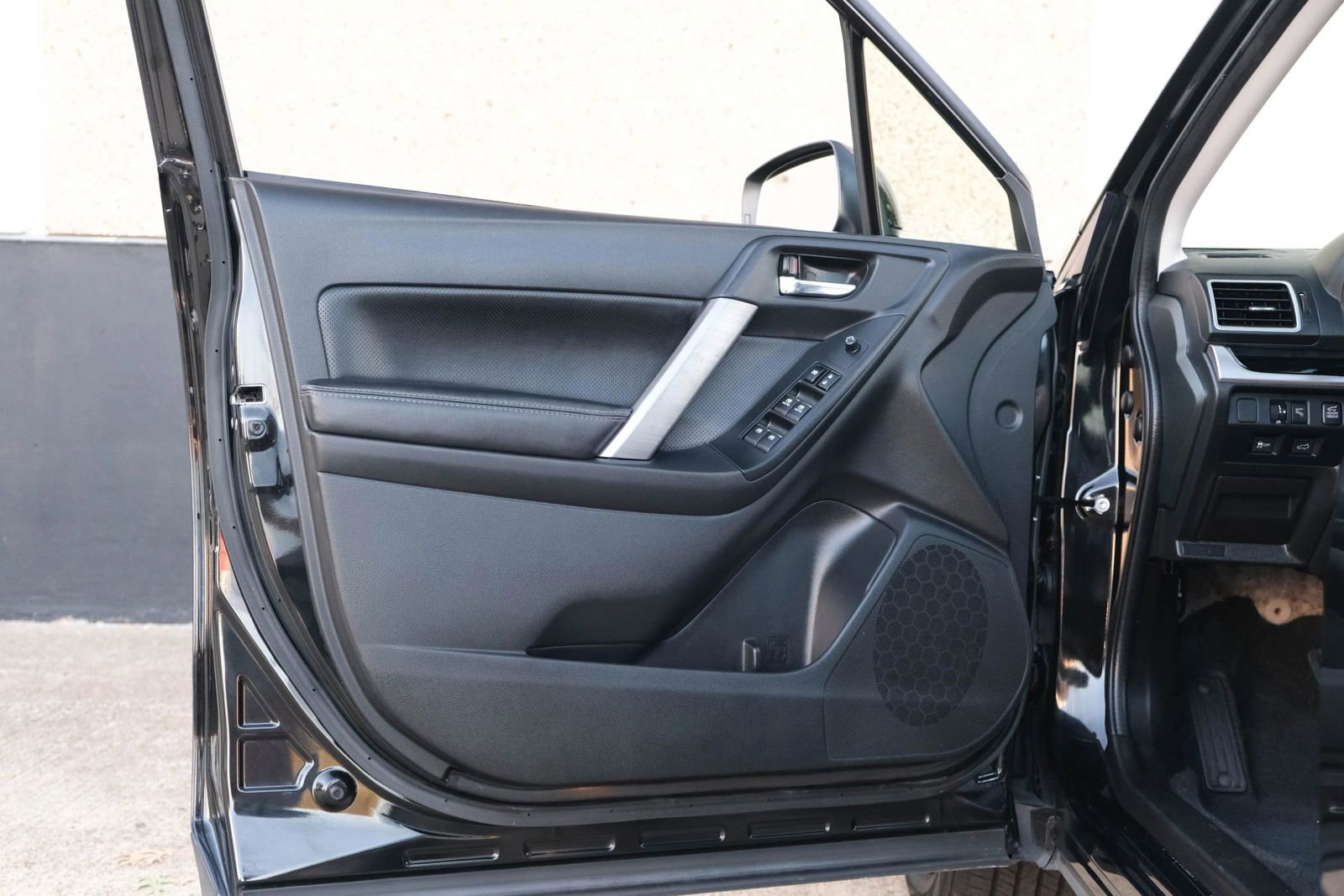 Used 2017 Subaru Forester 2.5i Limited w/ Popular Package #2 image 19