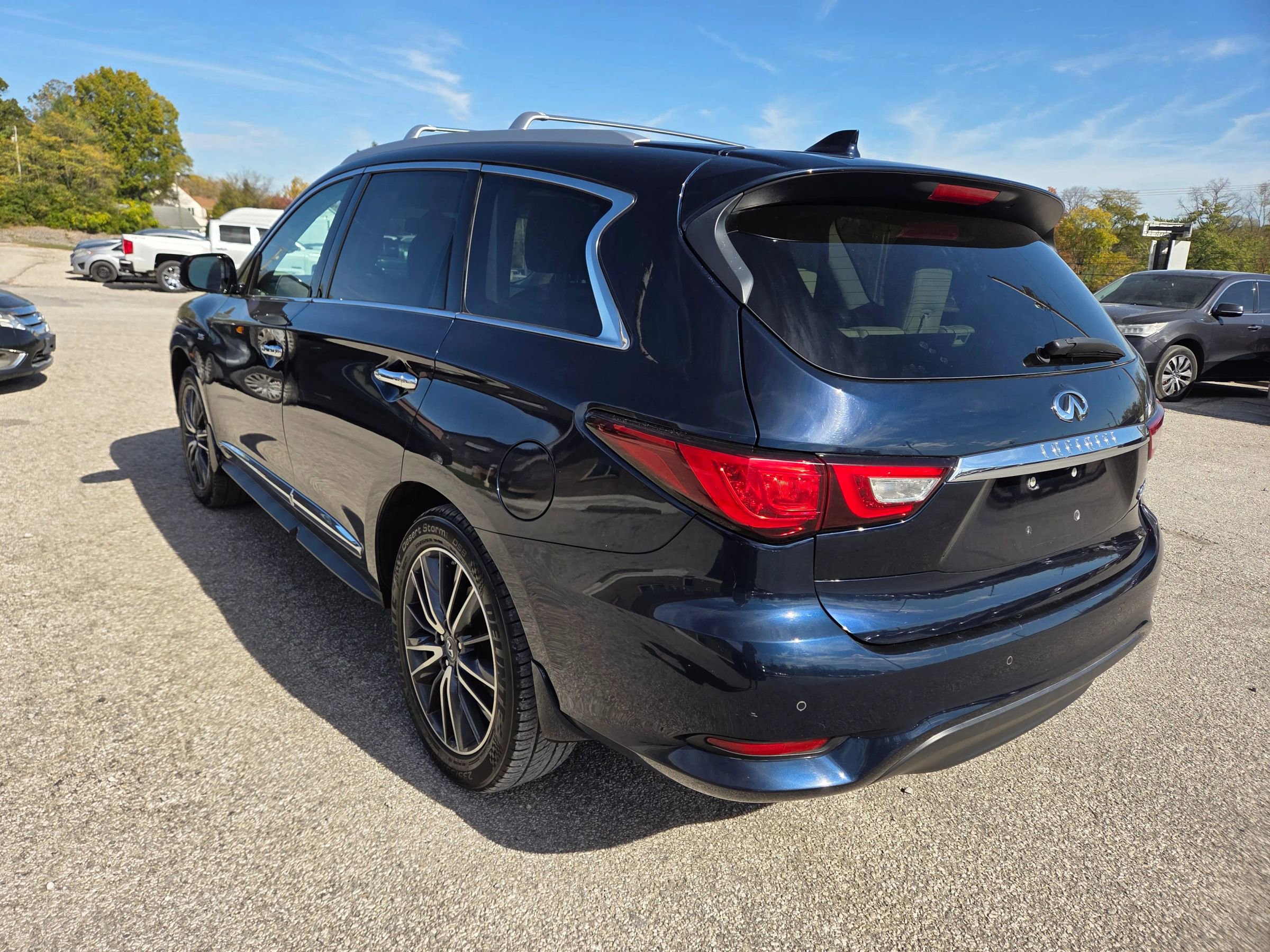 Used 2018 INFINITI QX60 Luxe w/ Deluxe Technology Package image 6