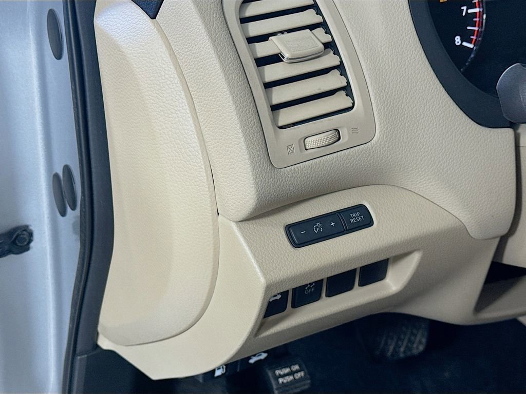 Used 2017 Nissan Altima 2.5 SV w/ Convenience Package image 11