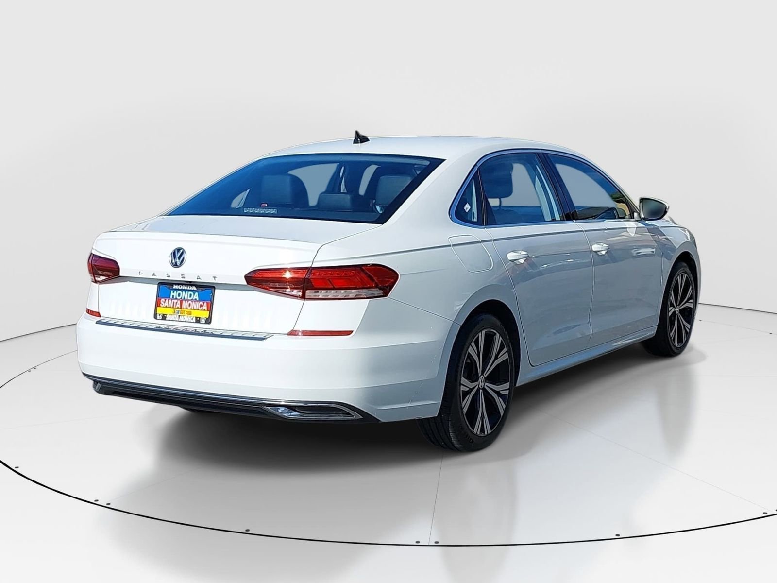 Used 2022 Volkswagen Passat 2.0T SE image 5