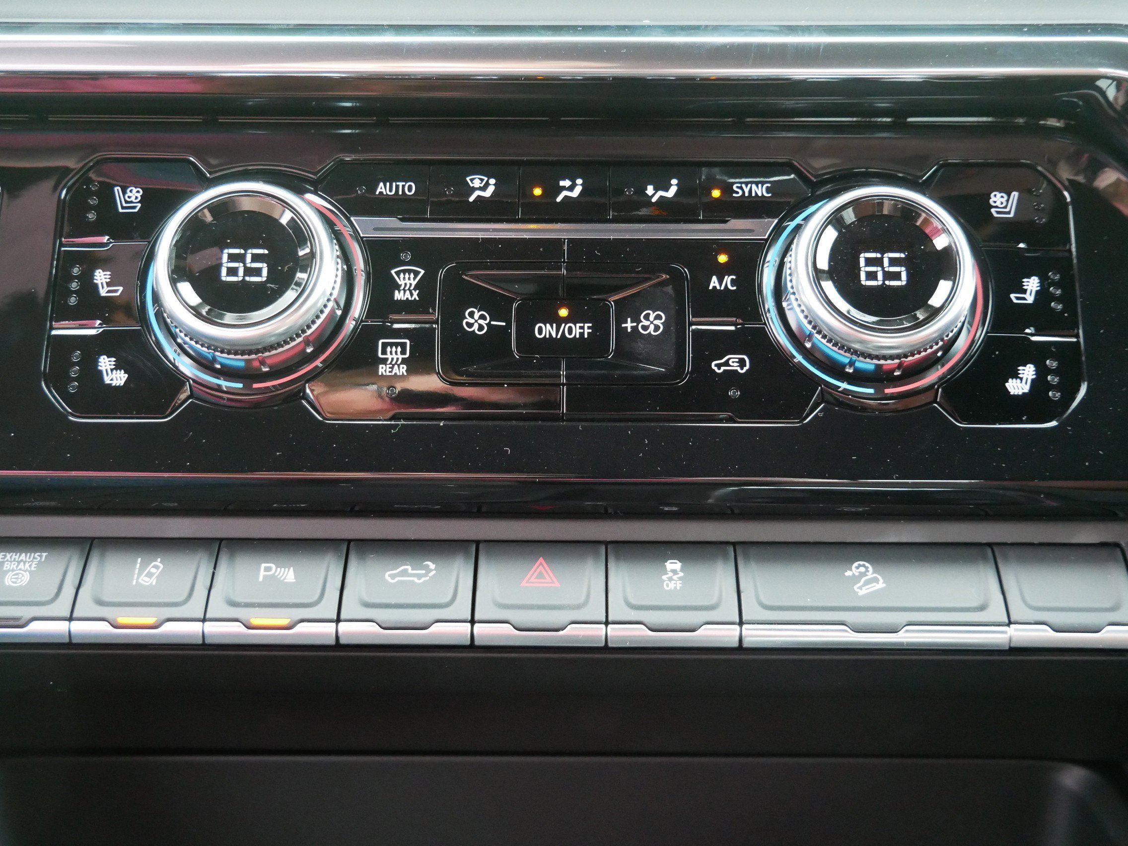 New 2026 GMC Sierra 2500 Denali Ultimate image 8