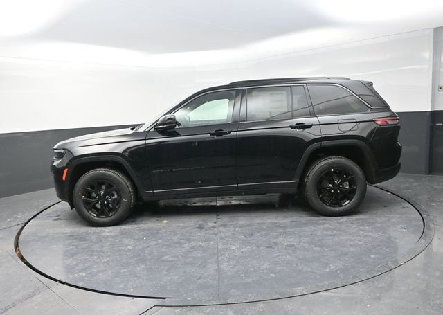 New 2026 Jeep Grand Cherokee Altitude image 7